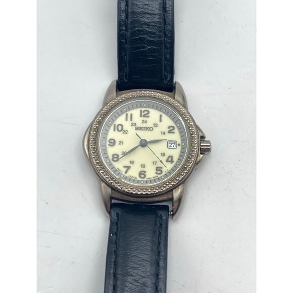 VTG Seiko Women\'s Luminous Field Watch 27mm - New Battery - Adjustable - WR main image 11